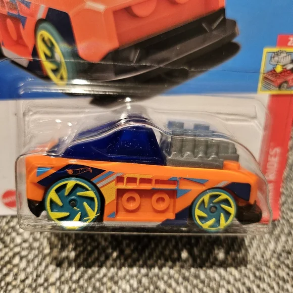 Hot Wheels Brick Rides Car Bundle - Picture 7 of 10